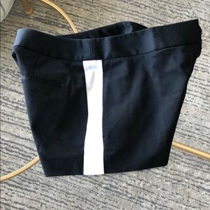 Nwot express shorts black w white stripes sz 2